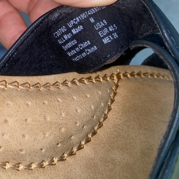 Cliffs by White Mountain Women's Cushioned Insole Slide Sandal (Black, 9) - Picture 7 of 7